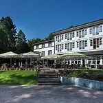 Waldhalle 4*