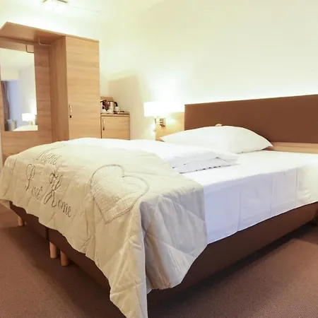 瓦德海勒酒店 4* 默尔恩