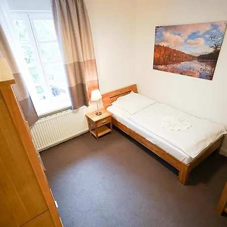 瓦德海勒酒店 酒店