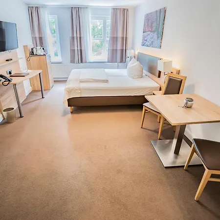Hotel Waldhalle 4*