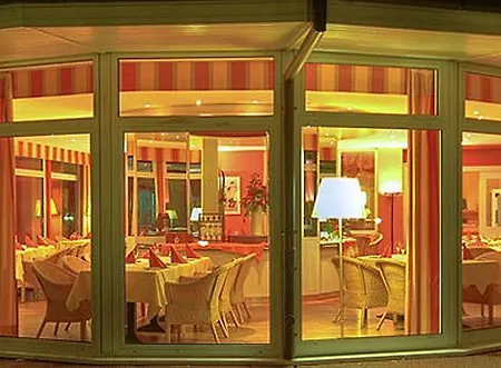 瓦德海勒酒店 4*